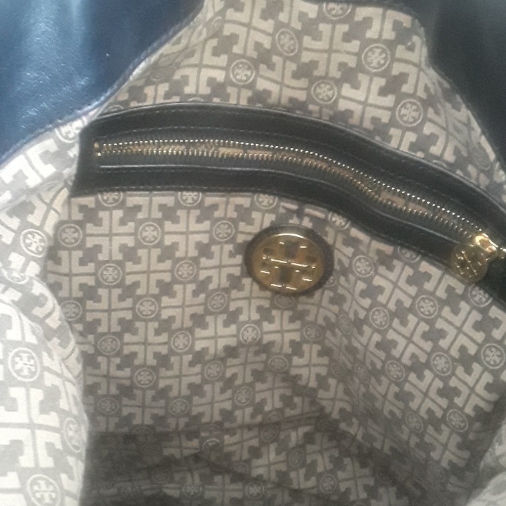 Tote - Picture 3 of 4